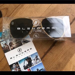 Blenders Aviator Sunglasses, NWOT